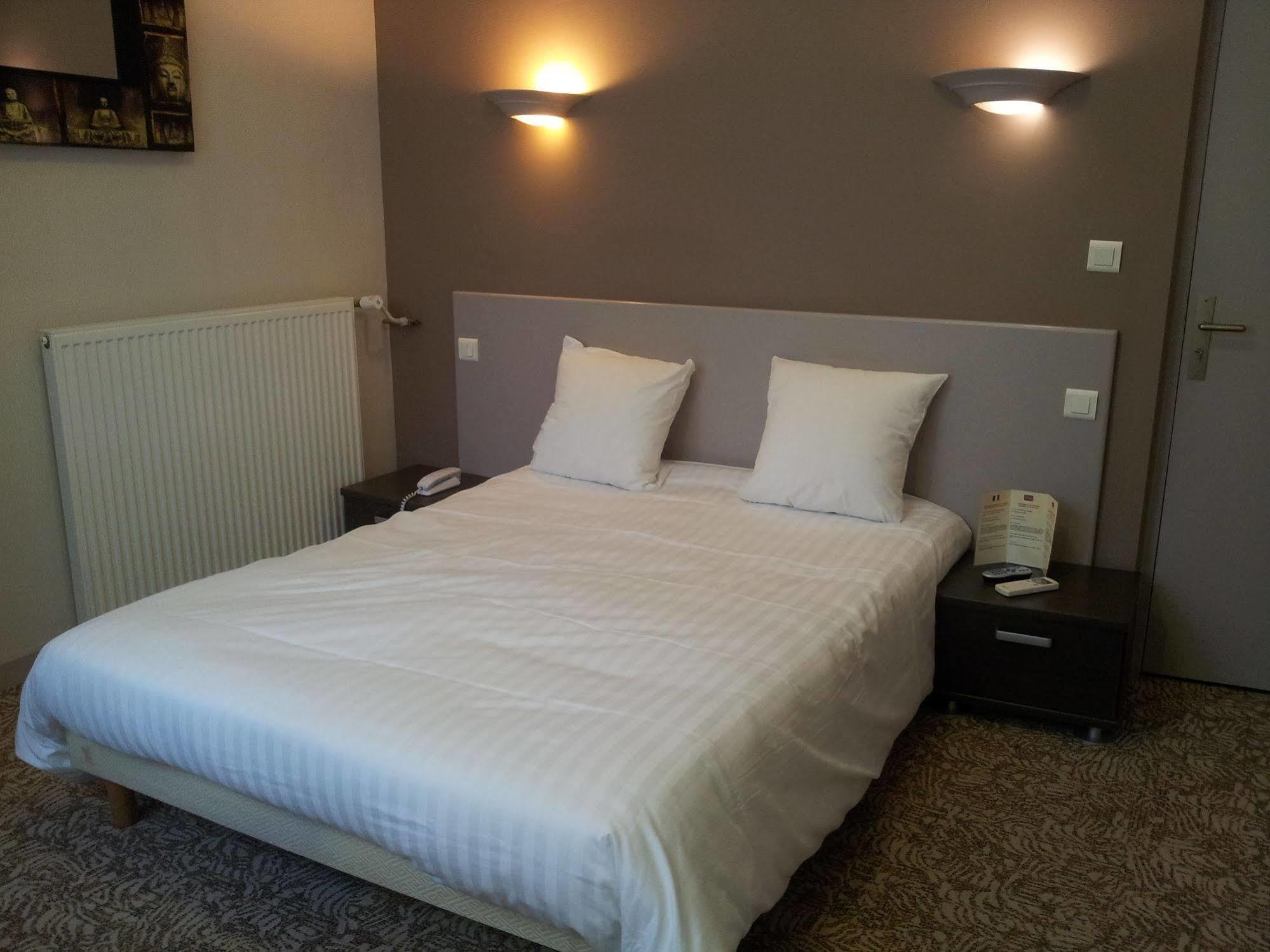 Hotel Le Chapon Fin Moissac Eksteriør bilde